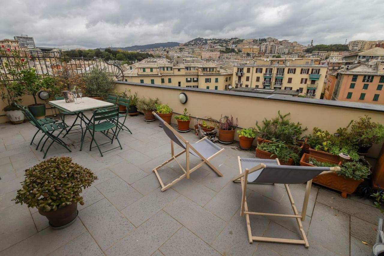 Altido Apt For 3 With Rooftop Balcony And Lovely Cityview Genua Exteriör bild