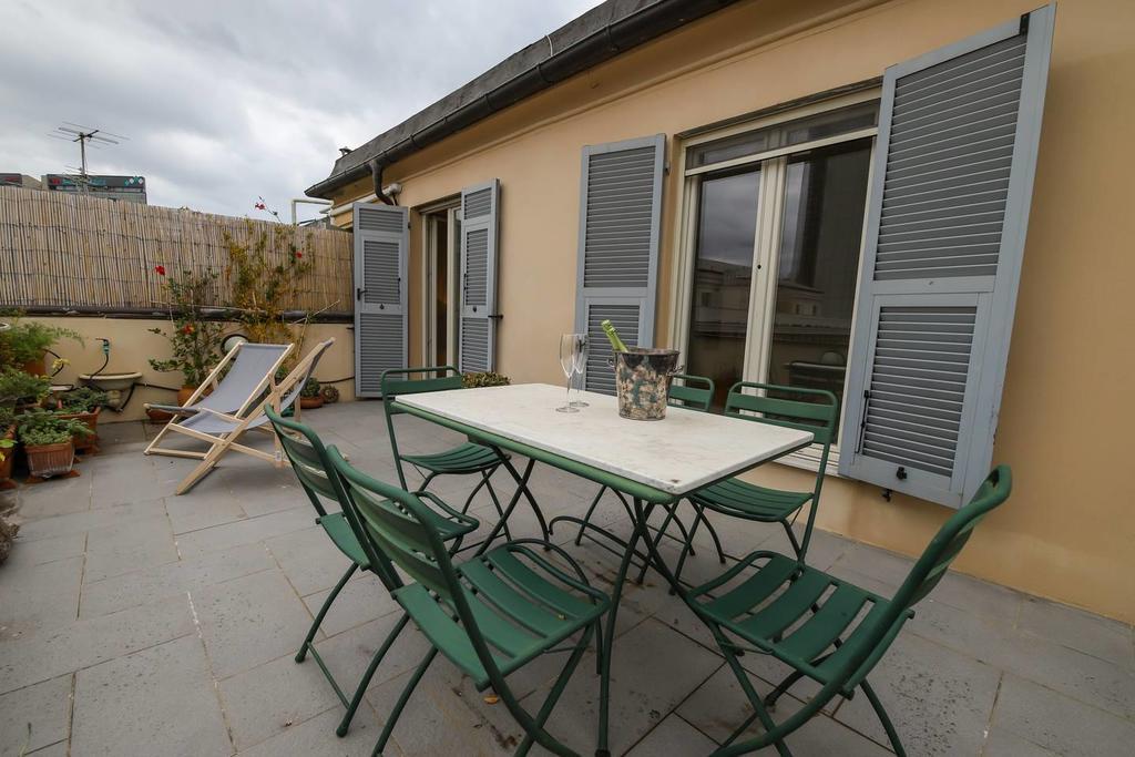 Altido Apt For 3 With Rooftop Balcony And Lovely Cityview Genua Exteriör bild