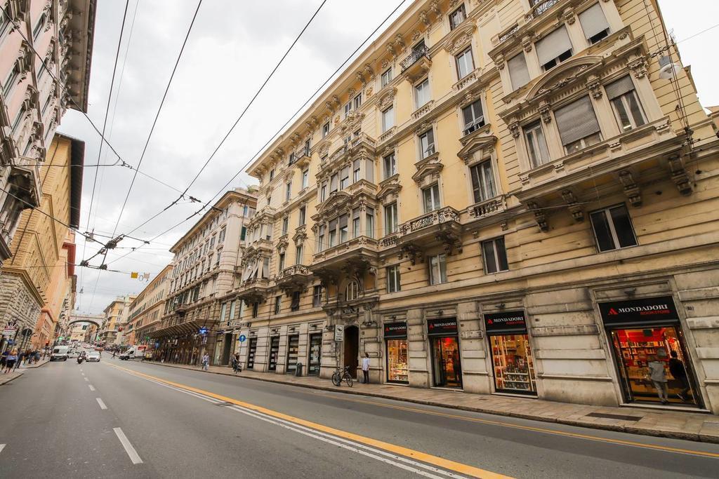 Altido Apt For 3 With Rooftop Balcony And Lovely Cityview Genua Exteriör bild